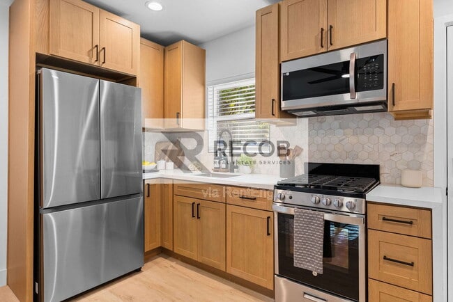 Foto del edificio - 6730 Mohawk St