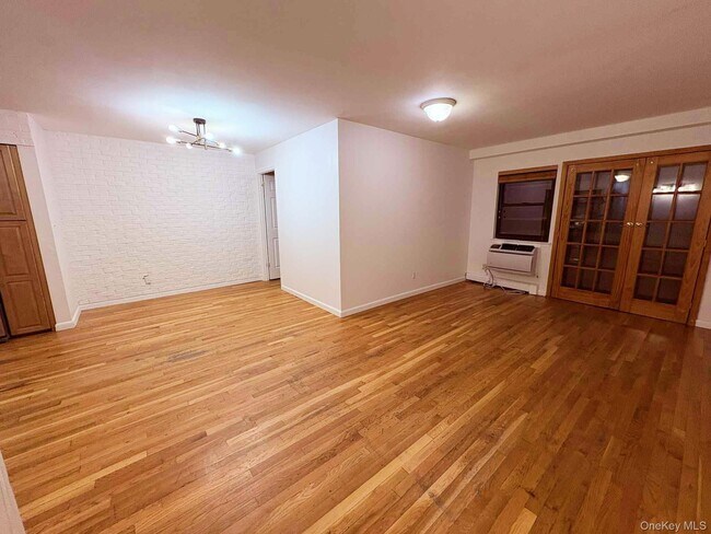 Foto del edificio - 71-38 162nd St