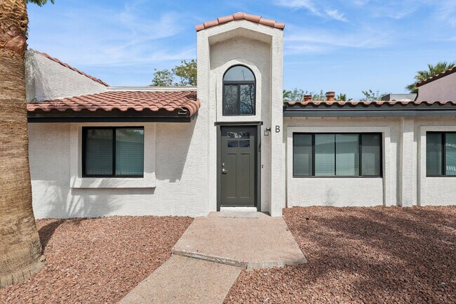 Foto del edificio - 7826 E Heatherbrae Ave