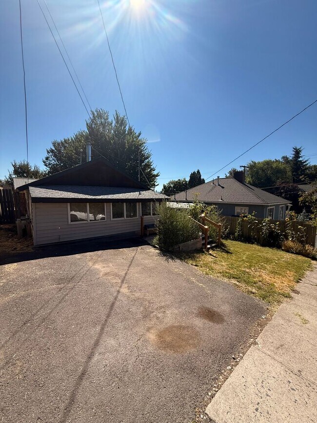 Foto del edificio - 1313 Lookout Ave