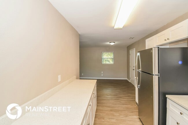 Foto del edificio - 6260 Merrill Rd