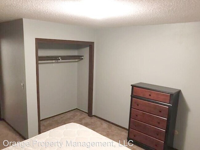 Foto del edificio - 1236 Edgewood Dr