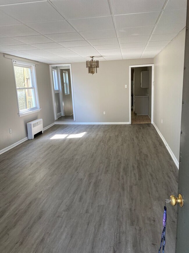 Foto del edificio - 209-211 North Bromley Avenue