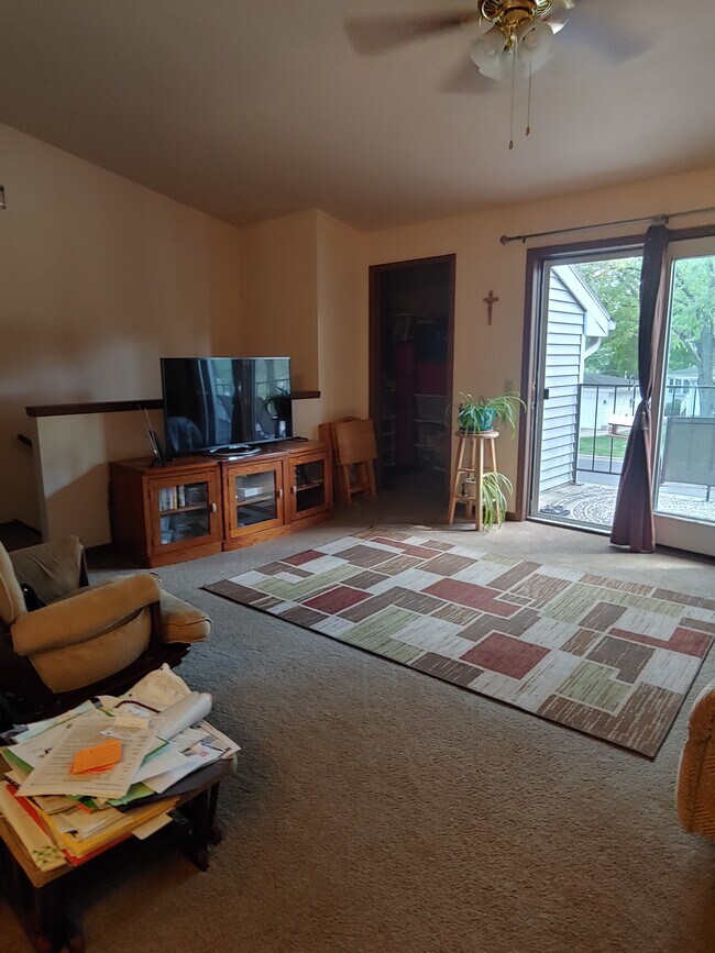 Living Room - 1426 W Main St
