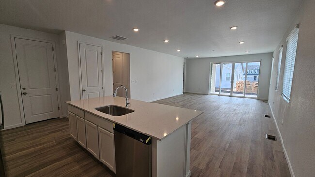 Foto del edificio - Brand New Aurora Highlands Ranch