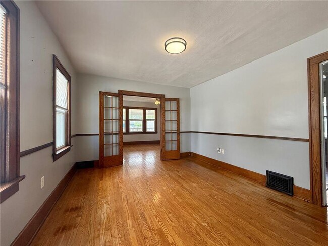 Foto del edificio - 1328-30-1330 Patterson Ave