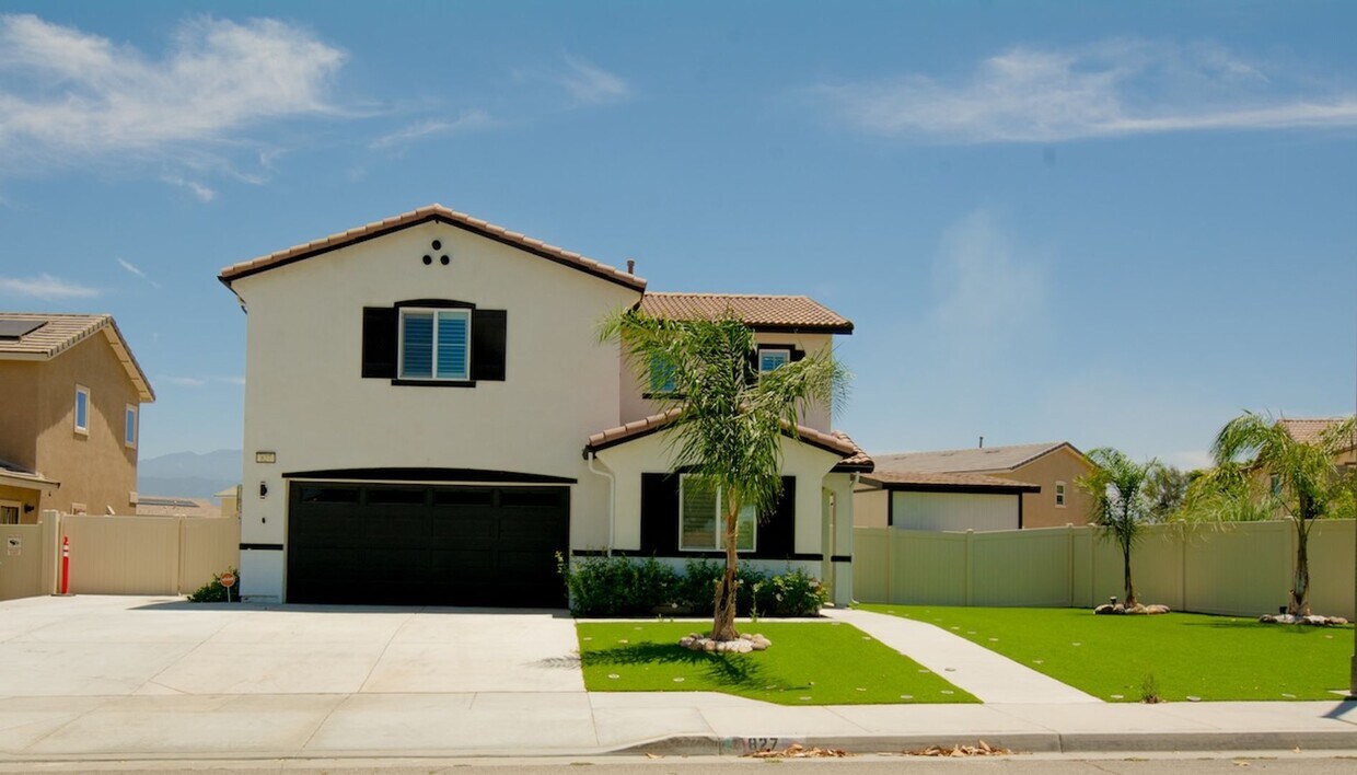 Foto principal - 827 Pine Ave