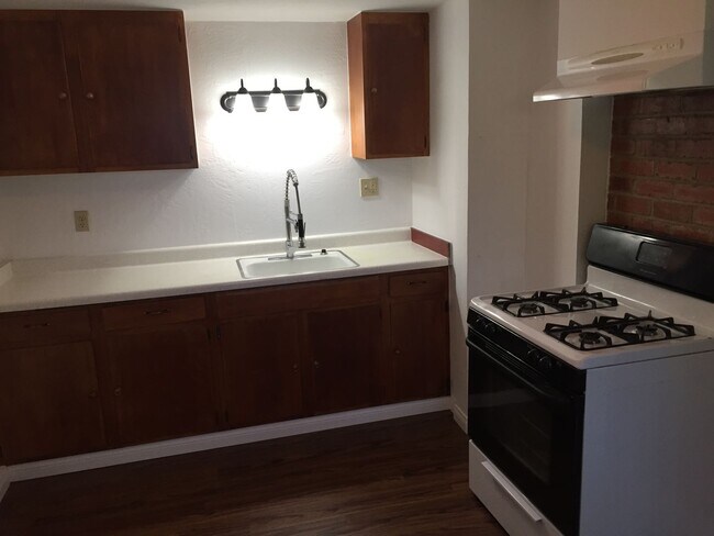Foto del edificio - Lovely 1-Bedroom Apartment in Crockett Hil...