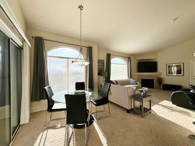 Building Photo - CHARMING FURNISHED 2BD/2BA CONDO IN HENDER...