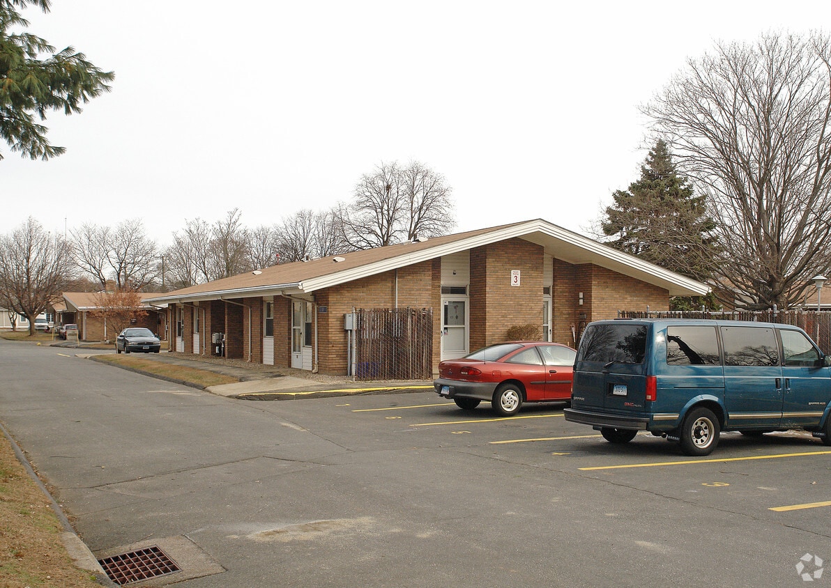 Building Photo - 20 Stillwell Dr