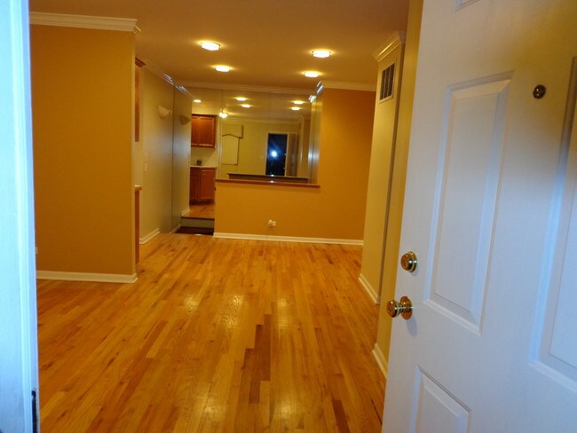 Foto del edificio - 2044 Lioncrest Dr