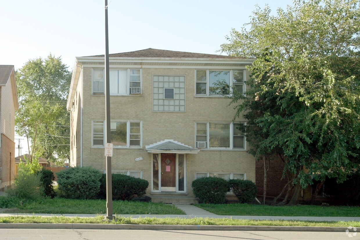 3122 St. Charles Rd, Bellwood, IL 60104 Apartments in Bellwood, IL