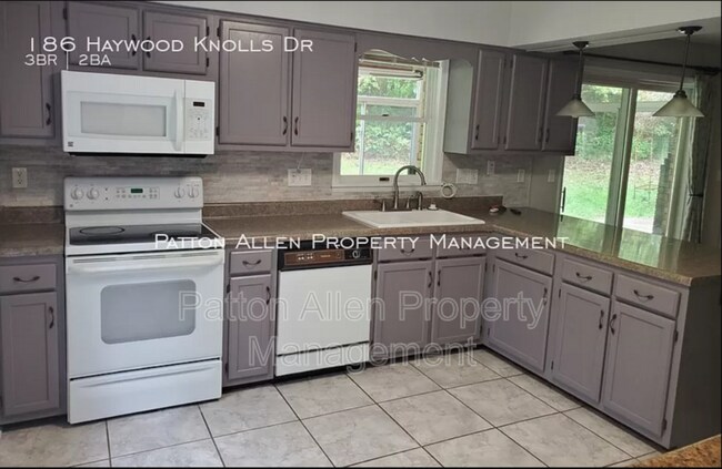 Building Photo - 186 Haywood Knolls Dr