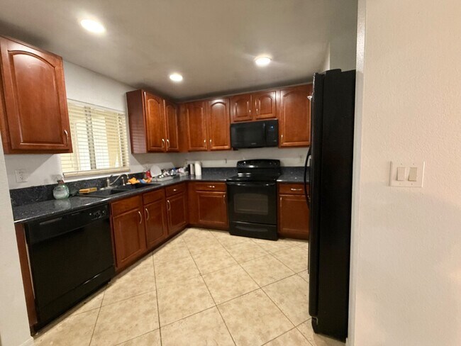 Building Photo - 5905 Manchester Way
