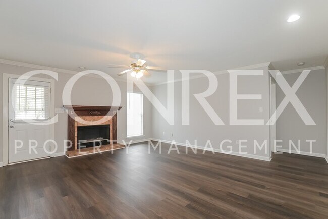 Building Photo - Beautiful 4 Bedroom!