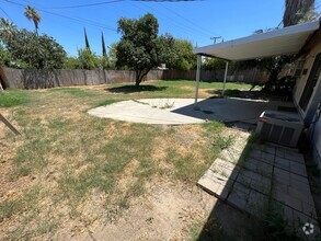 Building Photo - 25450 Cottage Ave