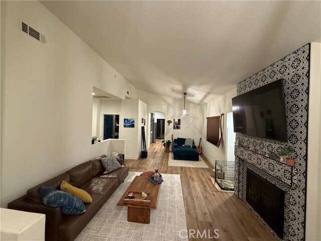 Foto del edificio - 40006 Notting Hill Rd