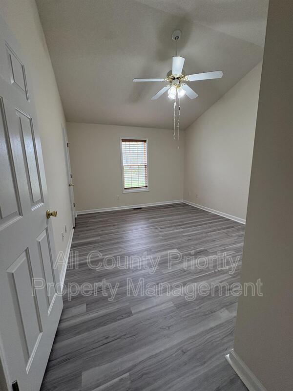 Building Photo - 303 Sunrise Ave