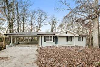 Building Photo - 5496 Davis Dr