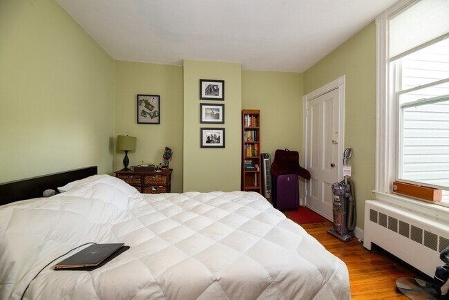 Building Photo - 48 Eustis St