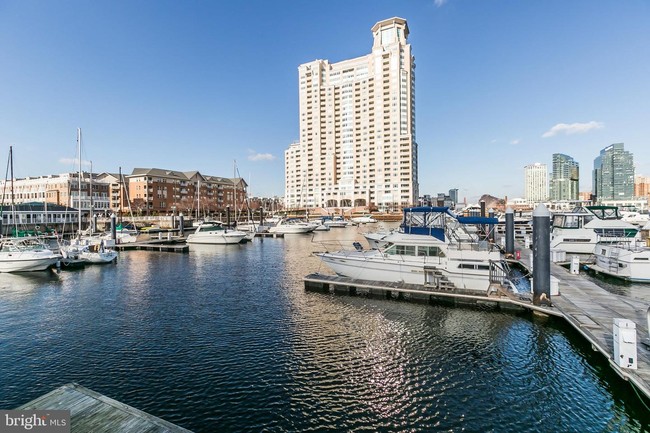 Foto del edificio - 100 Harborview Dr