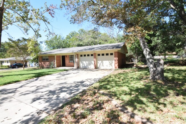 Foto del edificio - 3306 East Dr