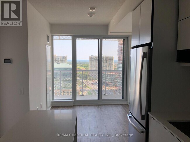 Photo du bâtiment - 4065 Confederation Pkwy