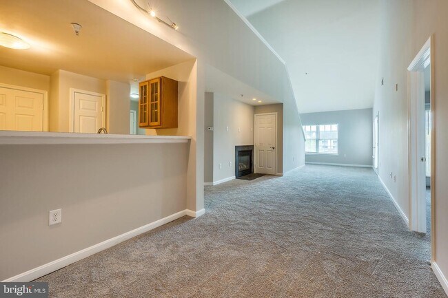 Foto del edificio - 6600 Lake Park Dr