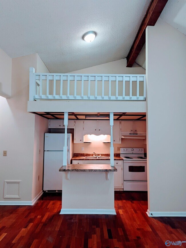 Foto del edificio - 1422 Humes Ave NE