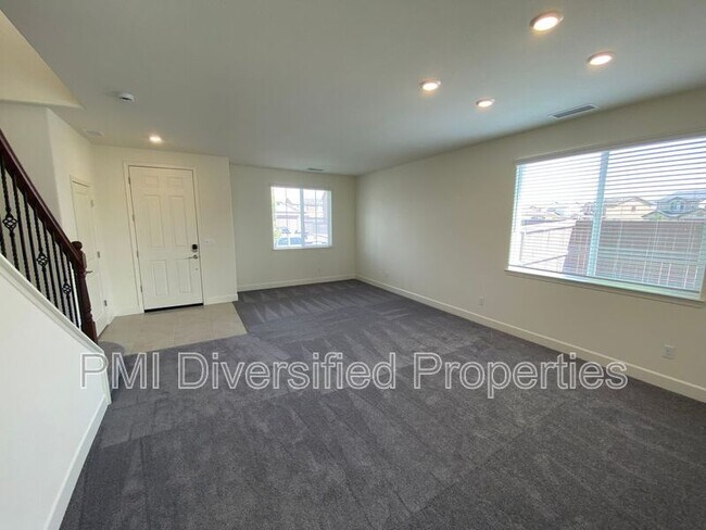 Building Photo - 7125 Owl Vw Dr