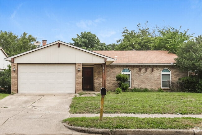 Building Photo - 6929 Fallbrook Ct