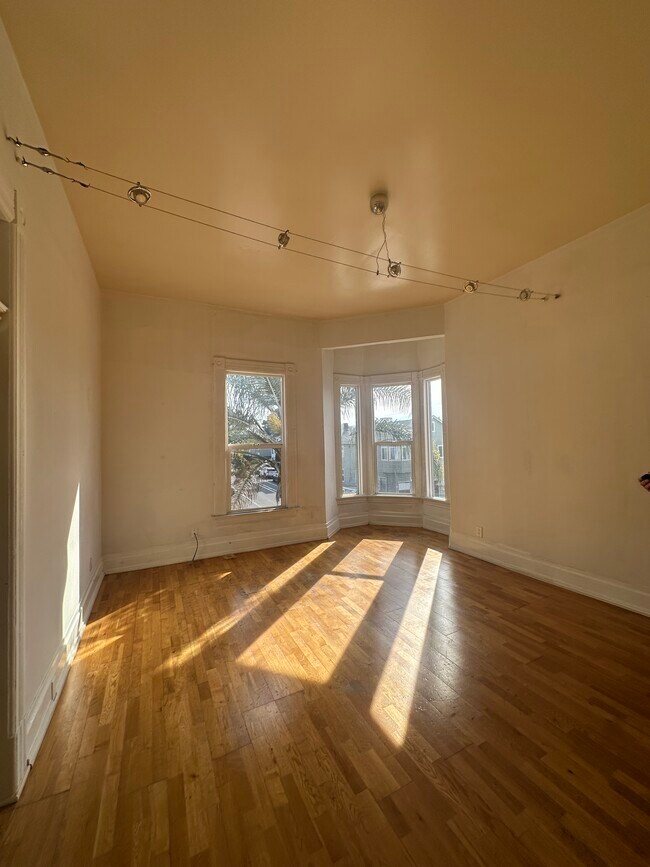 Foto del edificio - 848 E 15th St