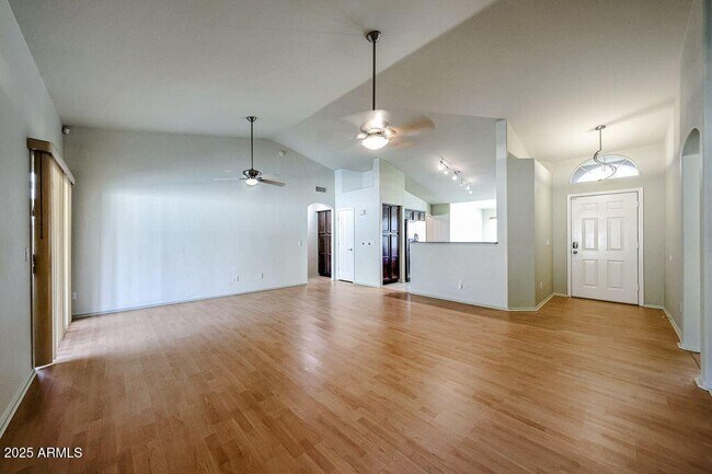 Foto del edificio - 18615 N 30th Pl