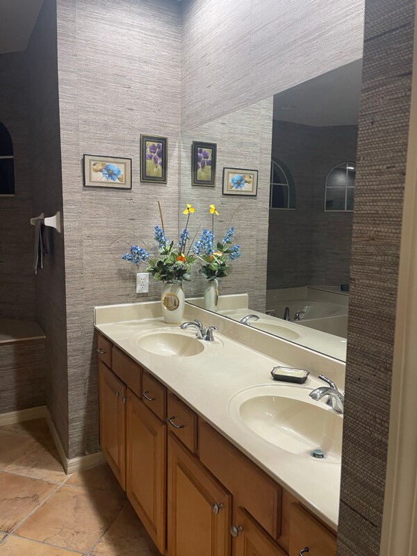 Foto del edificio - 9180 Lake Avon Dr