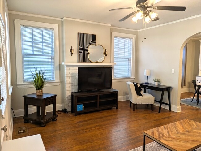 Building Photo - 1910 Madison Ave