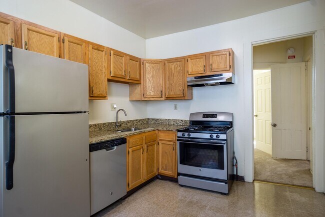 Building Photo - Close to Shops, Eateries and Buses - Avail...