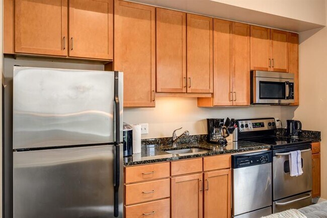 Foto del edificio - 620 Glen Iris Dr NE