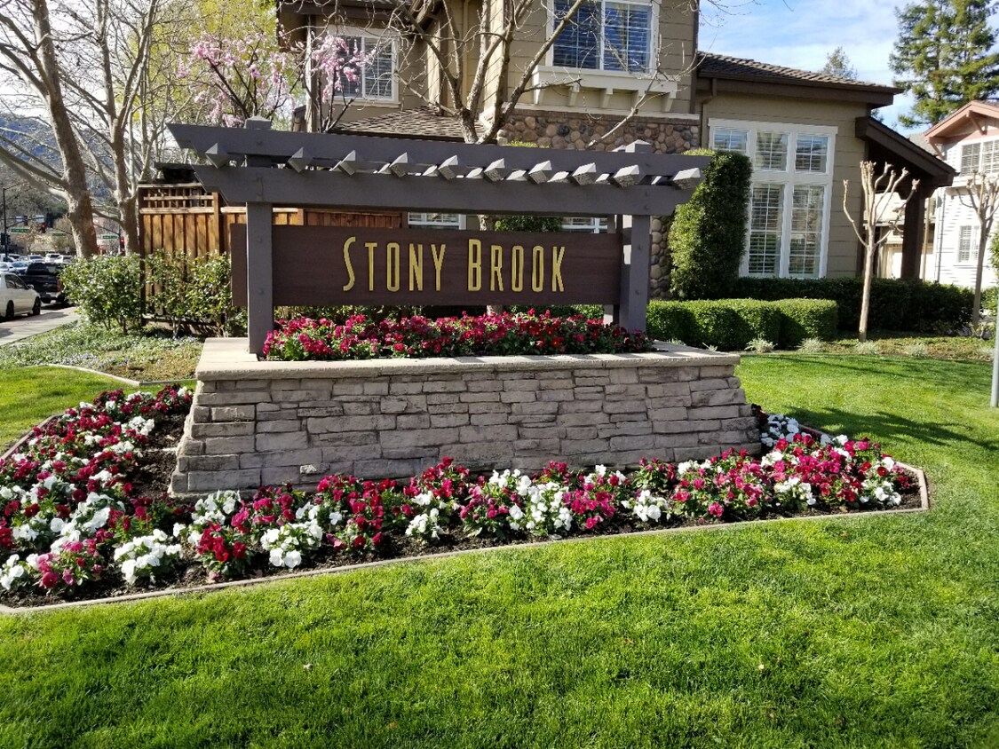 Primary Photo - 3 BED 3.5 BATH HOME (PLUS LOFT) IN HIGHLY ...