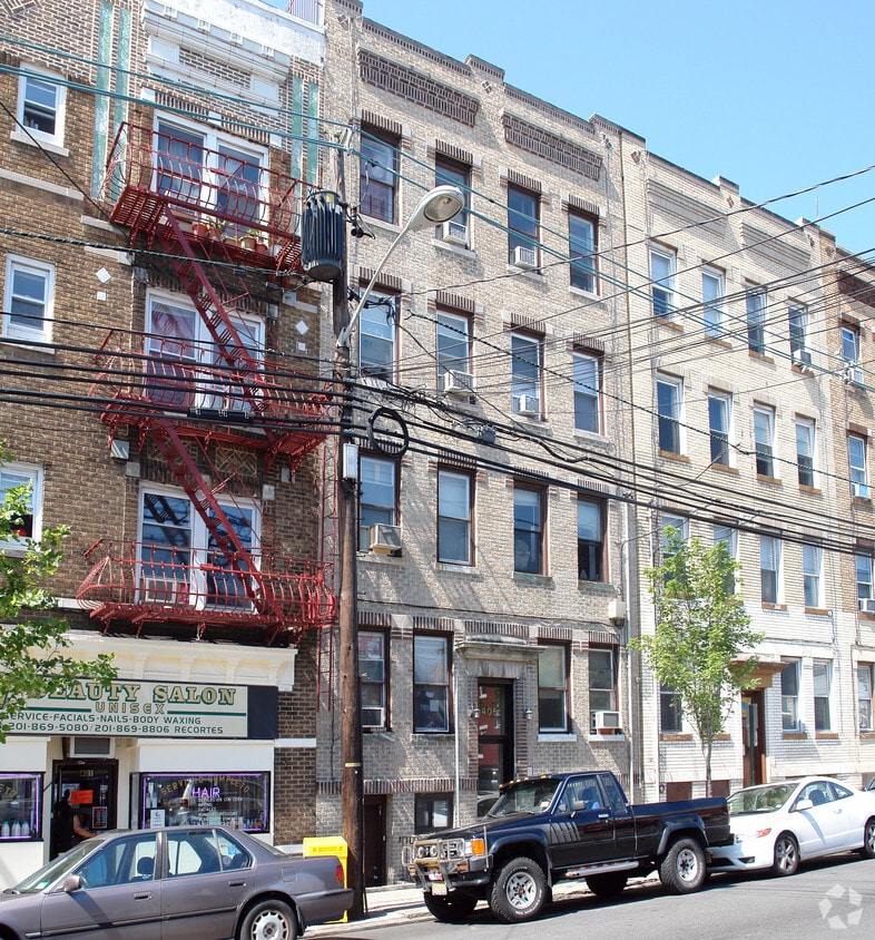 405 61st St, West New York, NJ 07093 Apartments in West New York, NJ