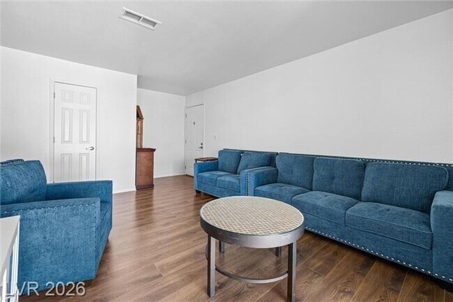 Foto del edificio - 4450 Sandy River Dr
