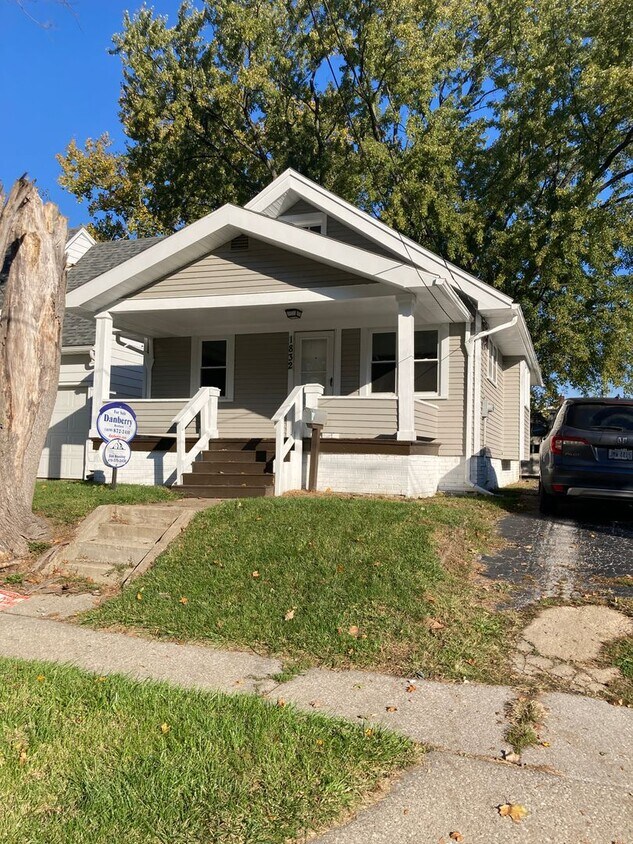 Foto principal - Spacious Recently updated 2 Bedroom 1 Bath...