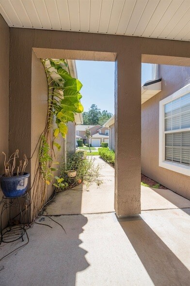Foto del edificio - 345 Scrub Jay Dr