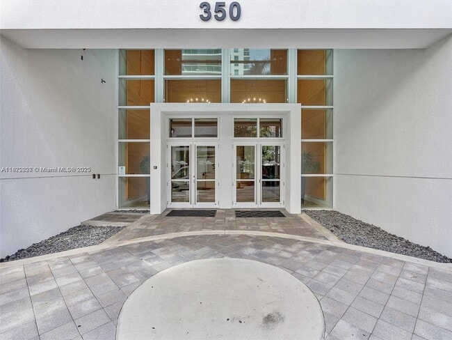 Building Photo - 350 NE 24th St
