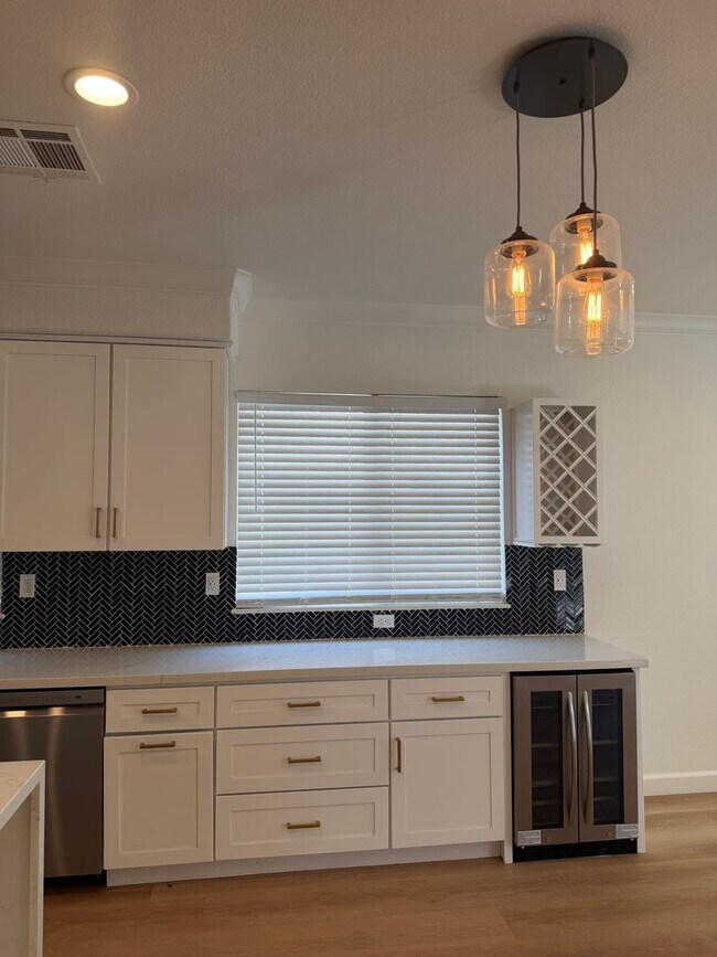 Foto del edificio - 4 Bedroom Home in Gated Community in Crocker Ranch with Downstairs Bedroom and Bathroom