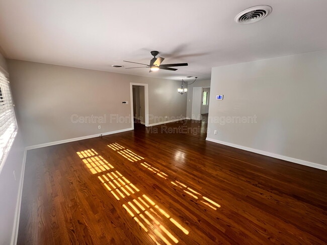 Photo - 2011 Howard Dr House