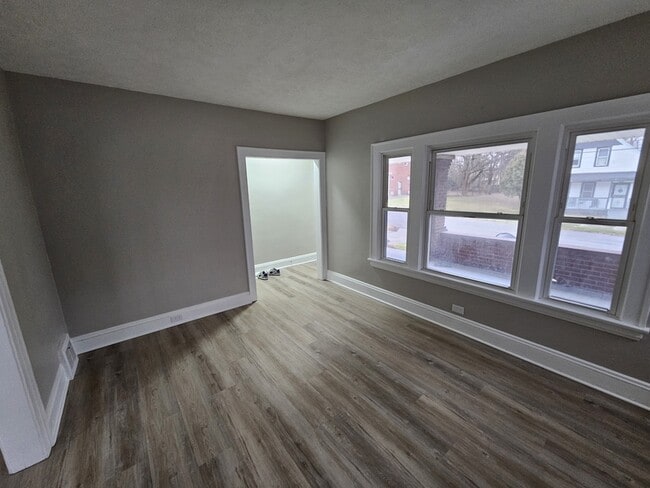 Foto del edificio - 9711 Aetna Rd