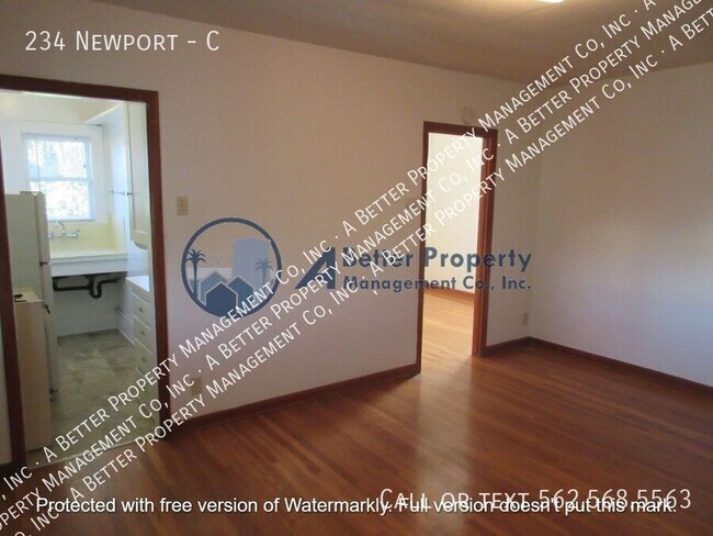 Foto del edificio - 234 Newport-C