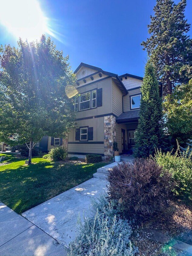 Stunning home available in Stone Creek! M... - Stunning home available in Stone Creek!  M...