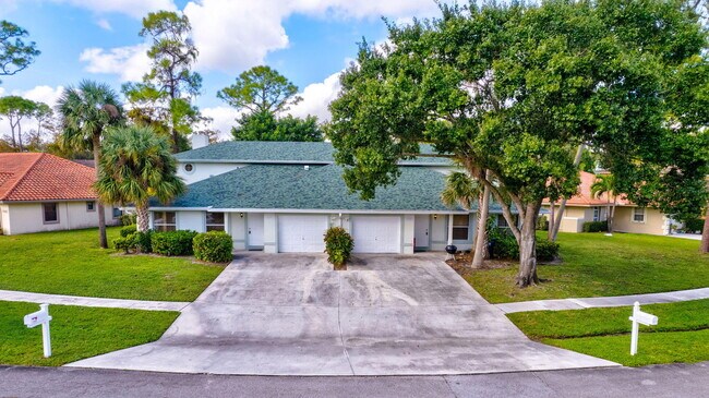 Building Photo - 1135 Staghorn St