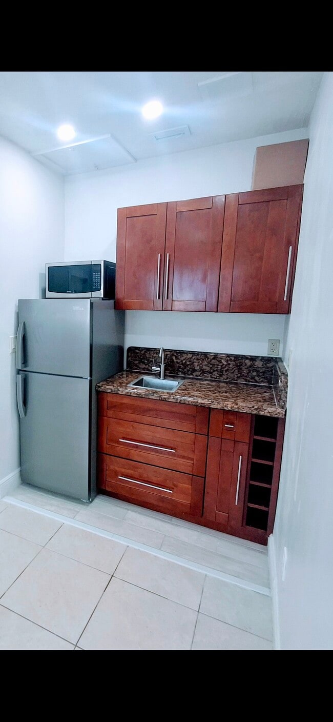 Building Photo - 10321 SW 158th Ter
